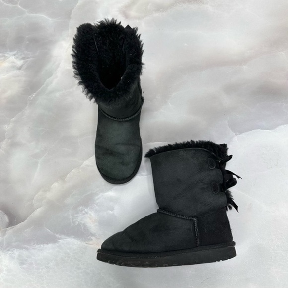 Ugg Bailey Bow Short Boots - Picture 4 of 10